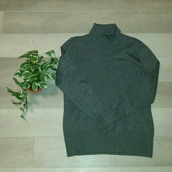 Spense Gray Turtleneck Sweater - Picture 5 of 6